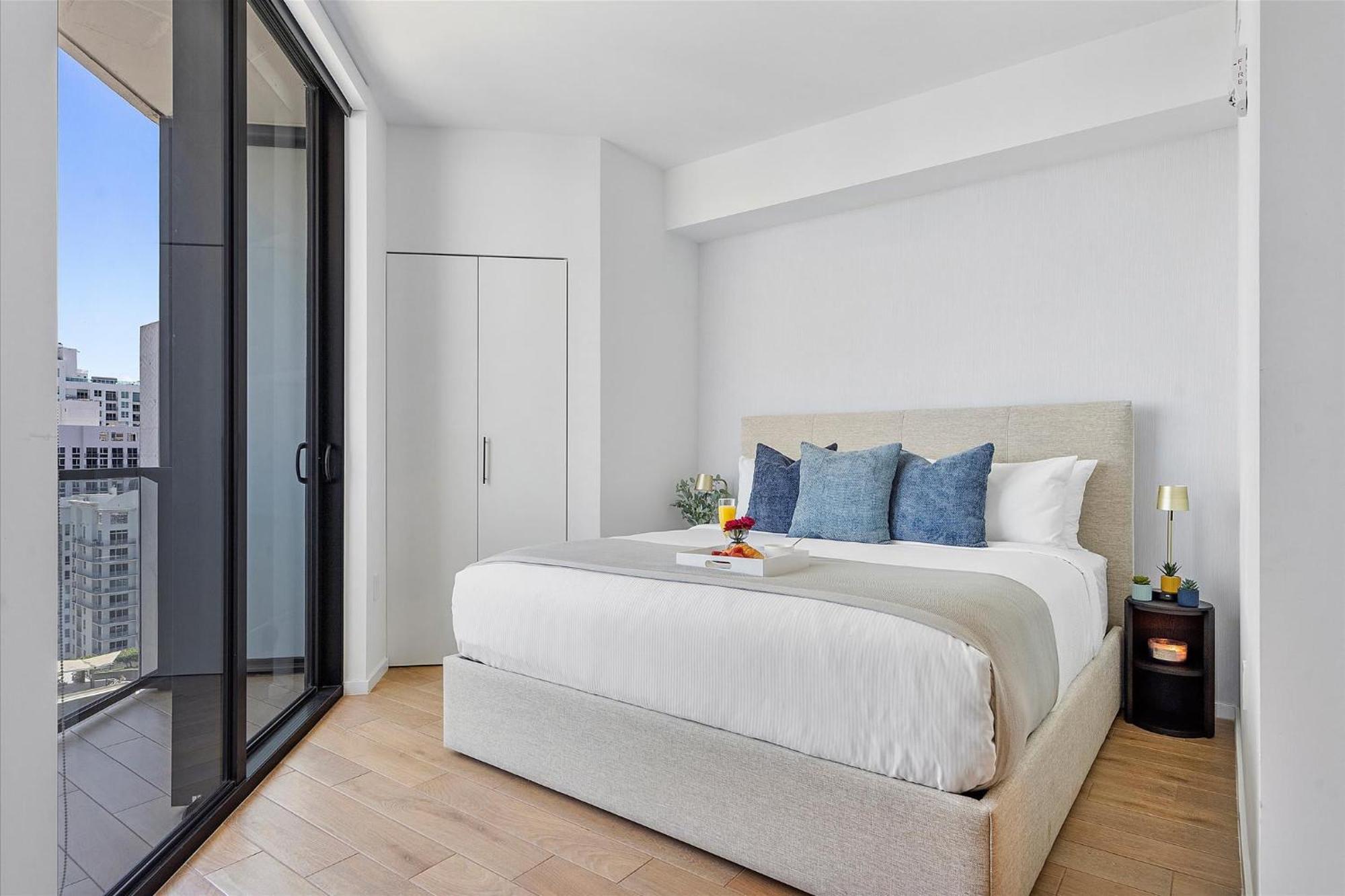 Mvr Steps From Everything Downtown Apartment *