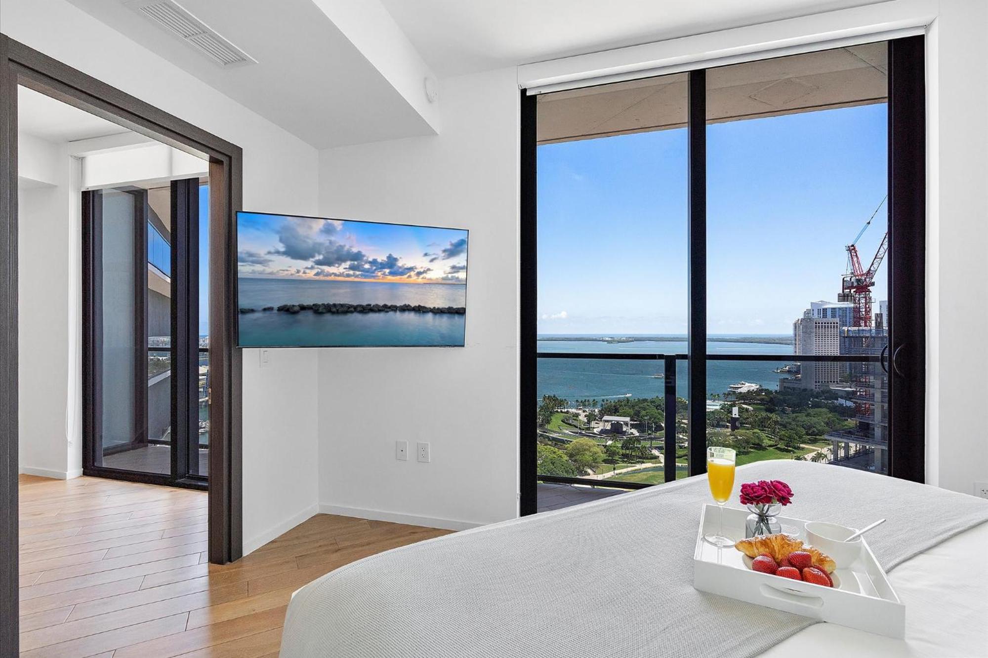 Apartment Mvr Steps From Everything Downtown *